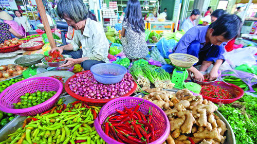 TPHCM: Giá thực phẩm tăng 'chóng mặt'
