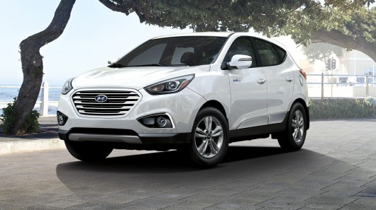 Hyundai Tucson mạnh mẽ đối đầu ‘ông lớn’ Ford Escape